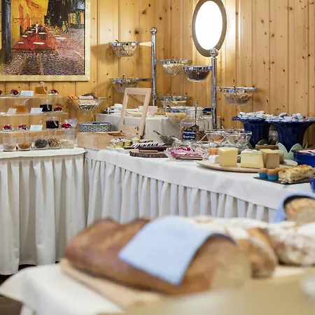 Continental מלון