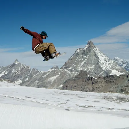 Continental מלון 3*