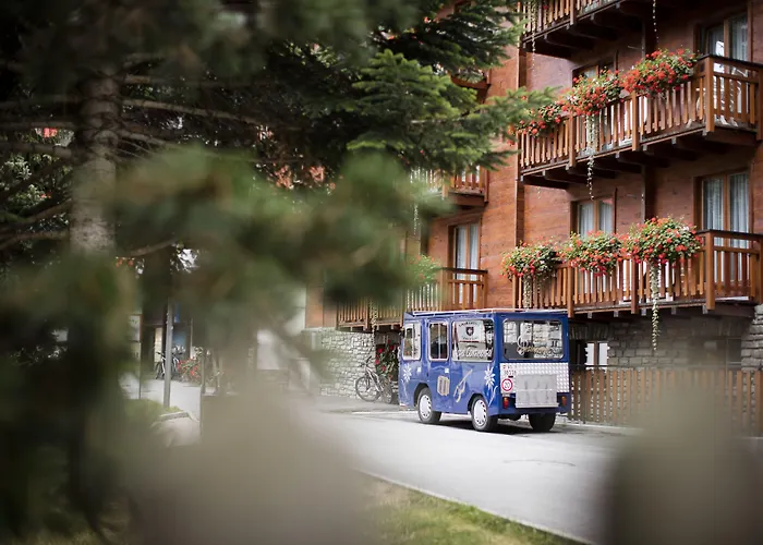 Отель Continental 3*